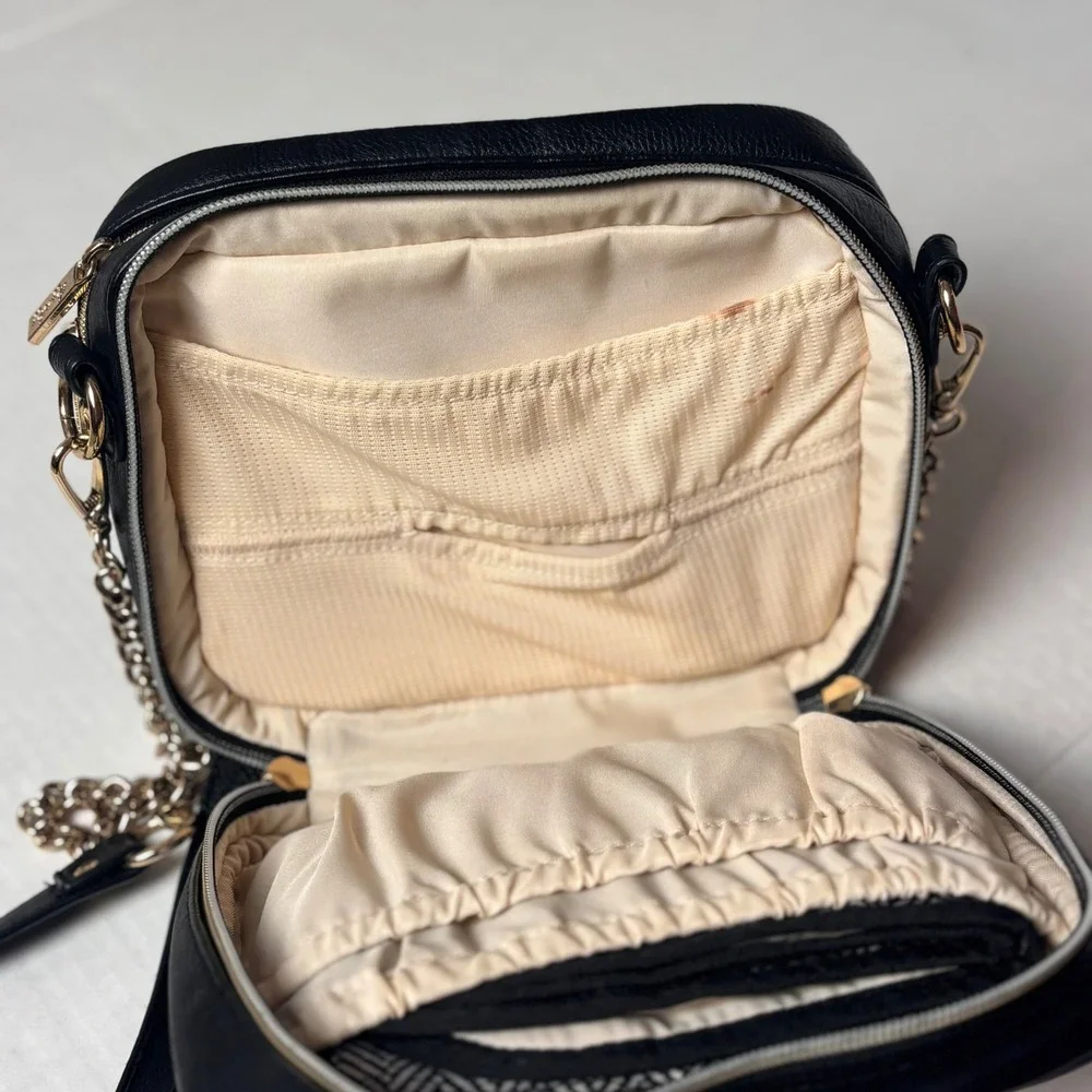 Itzy Ritzy Boss Crossbody Diaper Bag Black Quilted Vegan Leather Gold Hardware